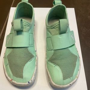 Vivobarefoot size 31 EU / 13 US one earth primus
